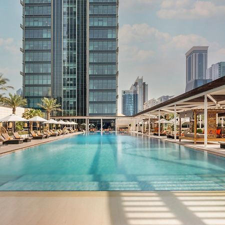 Marriott Marquis City Center Doha Hotel Екстер'єр фото The swimming pool at the hotel