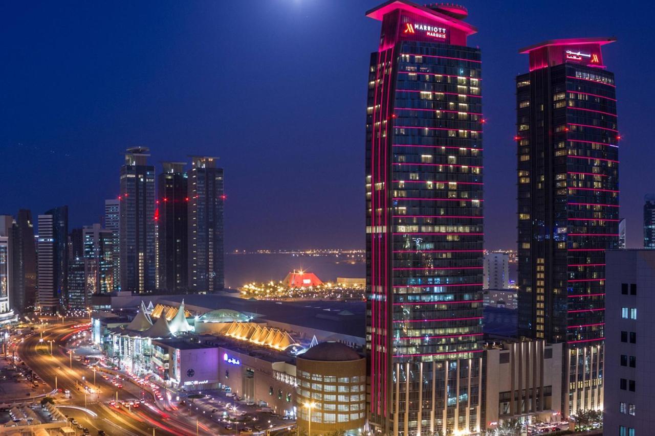 Marriott Marquis City Center Doha Hotel Екстер'єр фото The hotel at night