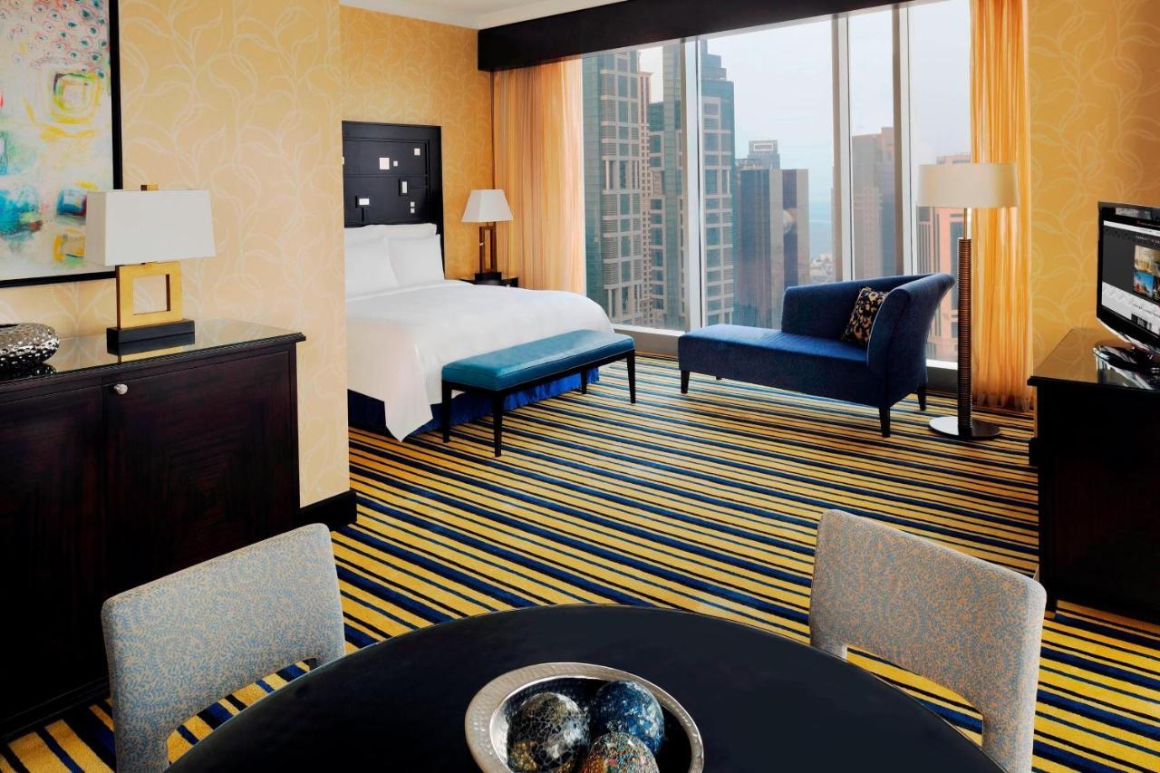Marriott Marquis City Center Doha Hotel Екстер'єр фото A room at the Mandarin Oriental, Hong Kong