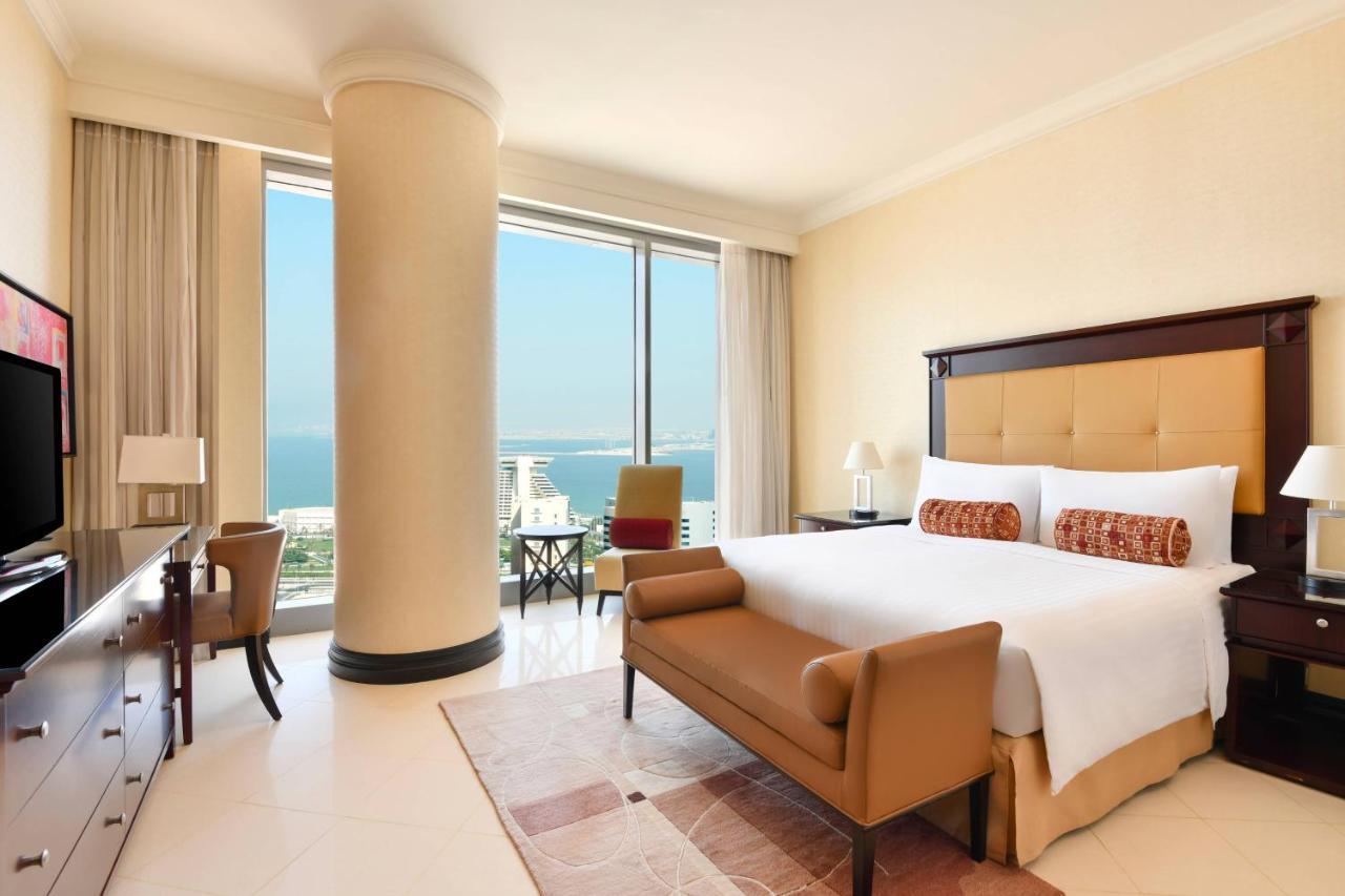 Marriott Marquis City Center Doha Hotel Екстер'єр фото A guest room at Jumeirah Atlantis