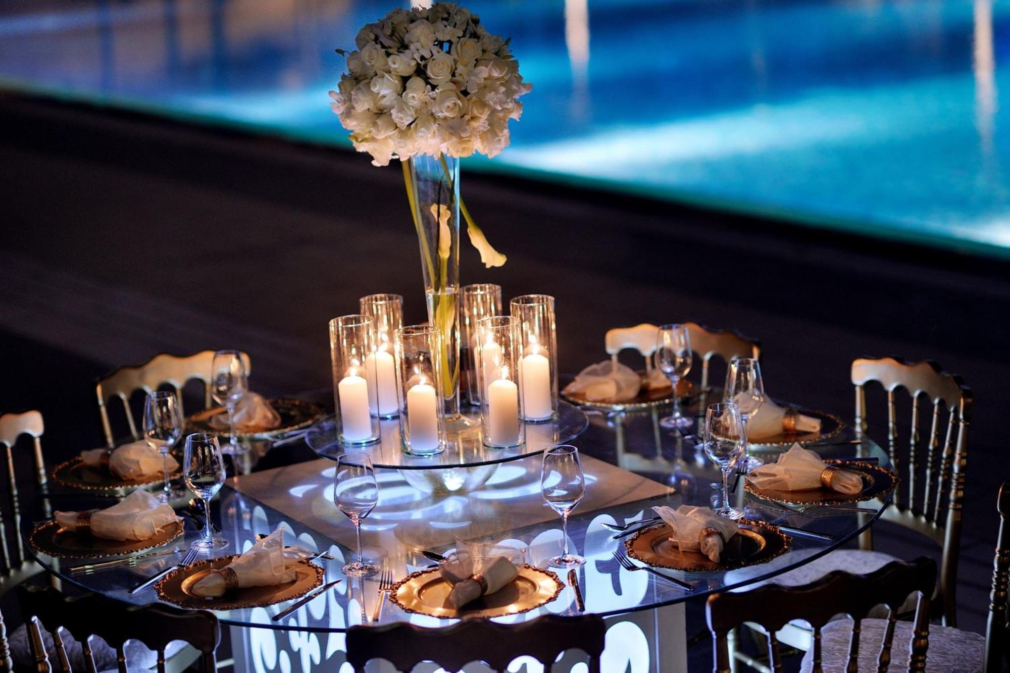 Marriott Marquis City Center Doha Hotel Екстер'єр фото A table set for a formal dinner