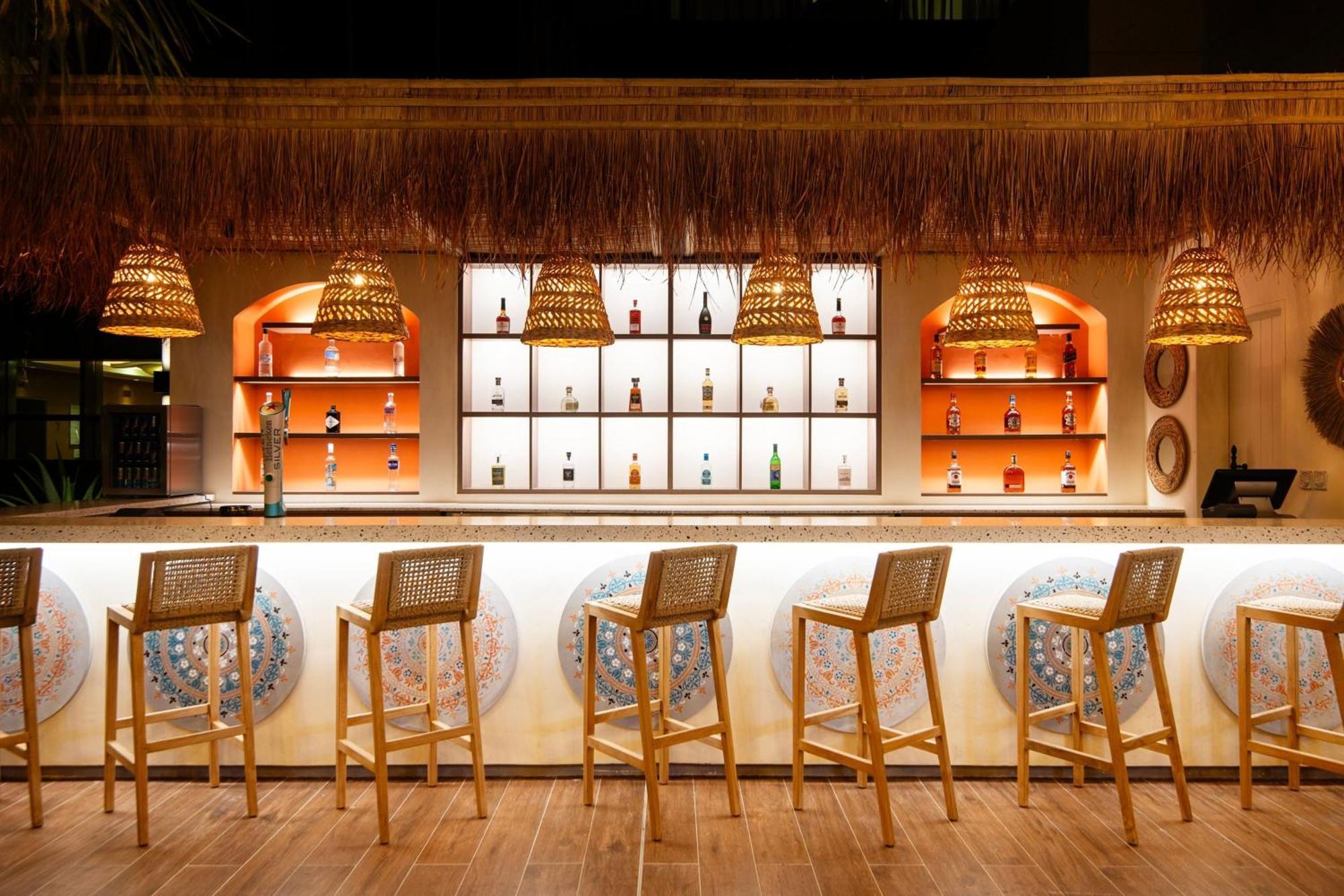 Marriott Marquis City Center Doha Hotel Екстер'єр фото The bar at the rooftop lounge